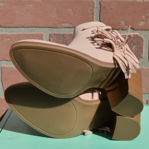 Mia Women’s Nude/Cream Color Avril Ankle Booties with Fringe Size 6.5/7 NIB - Picture 9 of 11